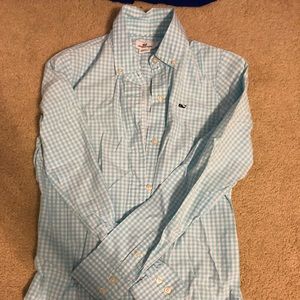 Vineyard vines top